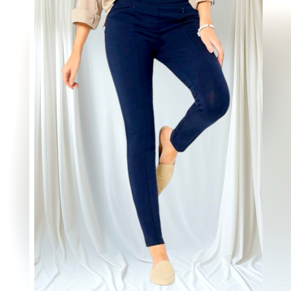 Susan Graver Weekend
Regular Premium Stretch
Ankle Leggings
Navy Size 2X
